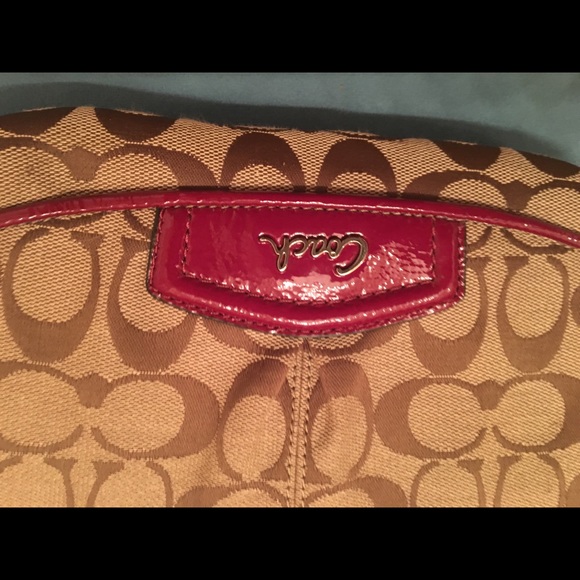 ⭐️Vintage coach wristlet - Picture 2 of 8